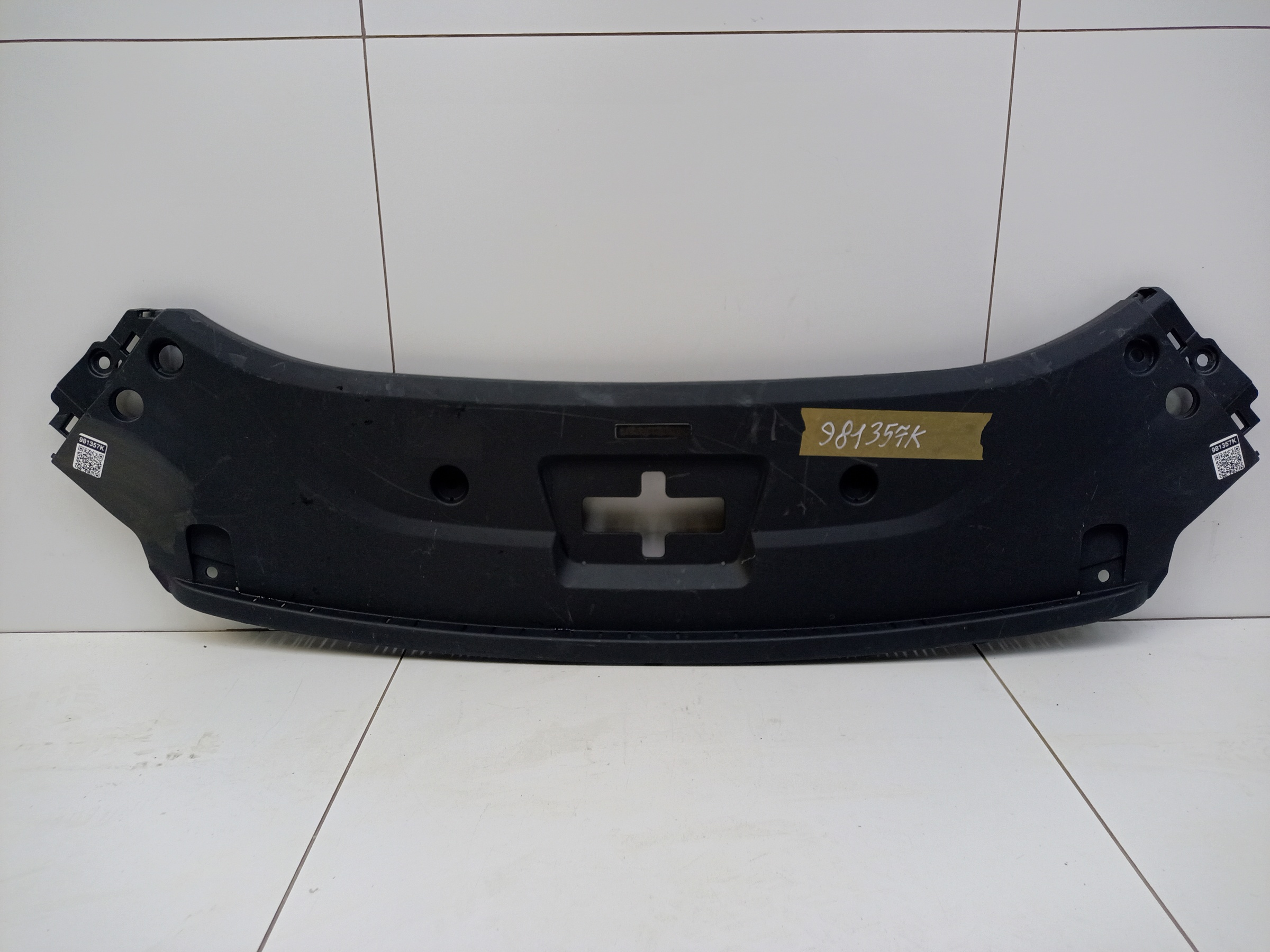 Накладка передней панели Geely Monjaro