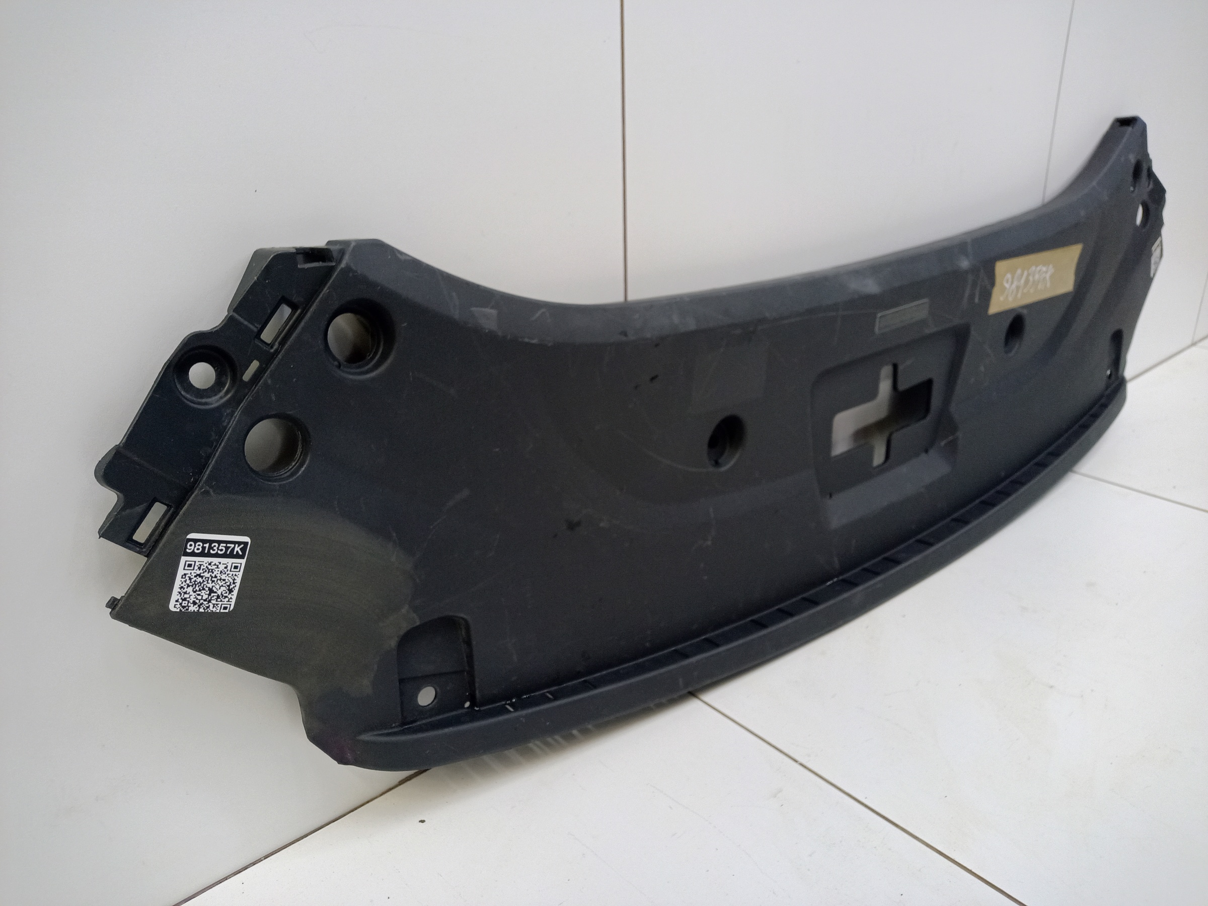 Накладка передней панели Geely Monjaro