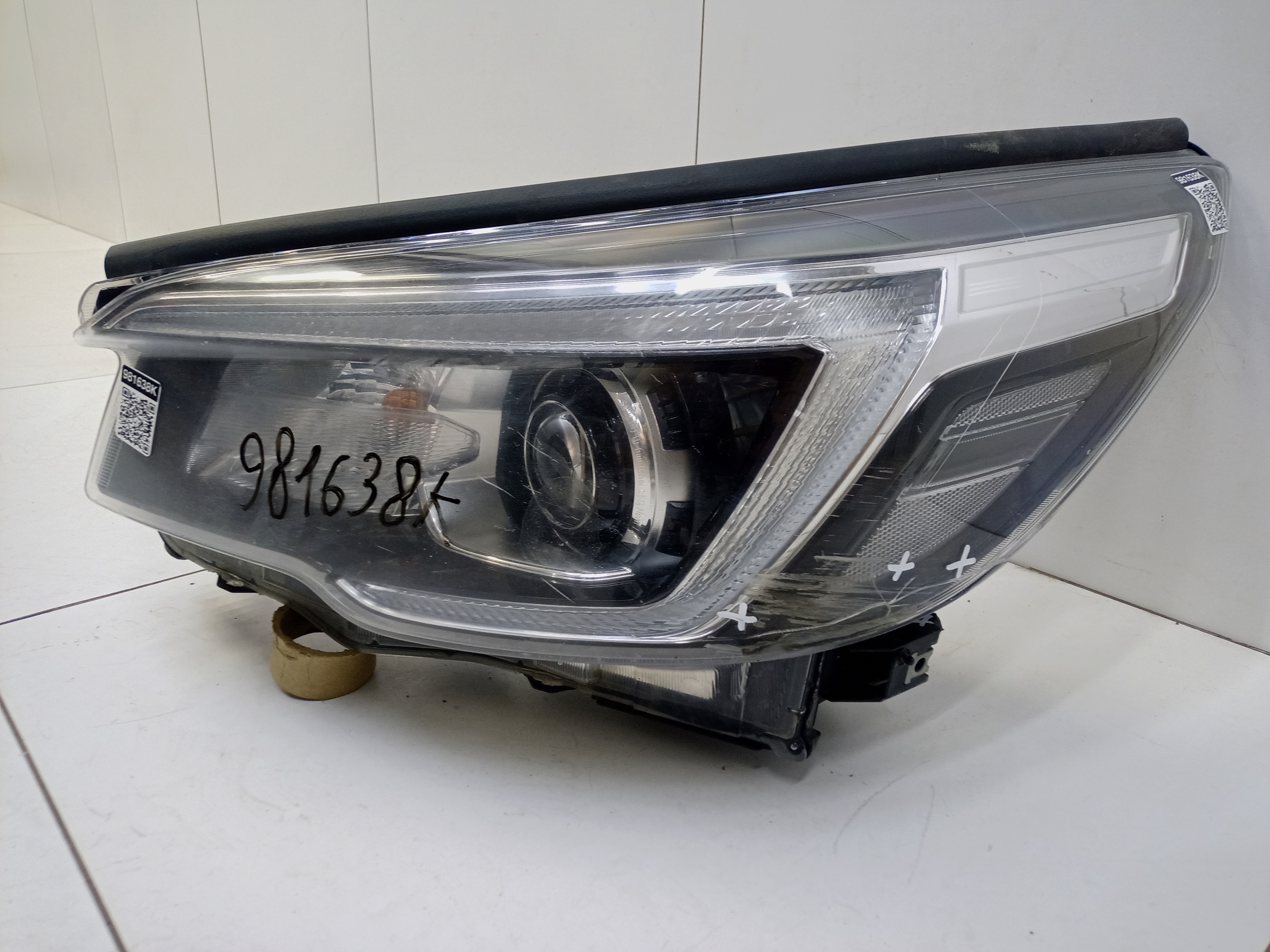 Фара передняя левая Subaru Forester 5 SK LED с ДХО