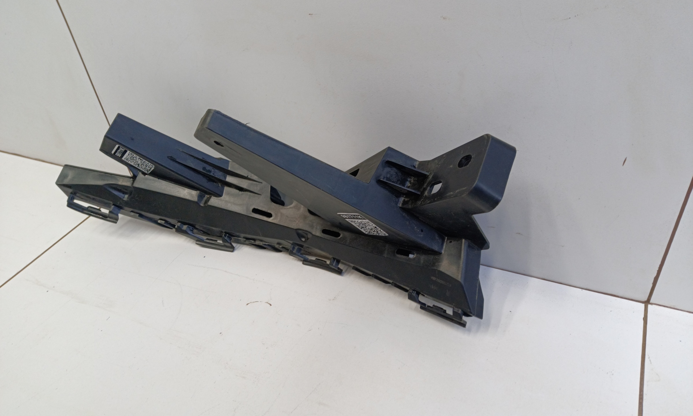 Кронштейн фары передней правой Haval F7