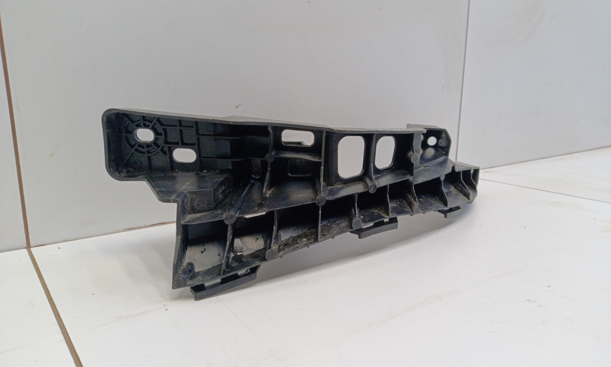 Кронштейн фары передней правой Haval F7