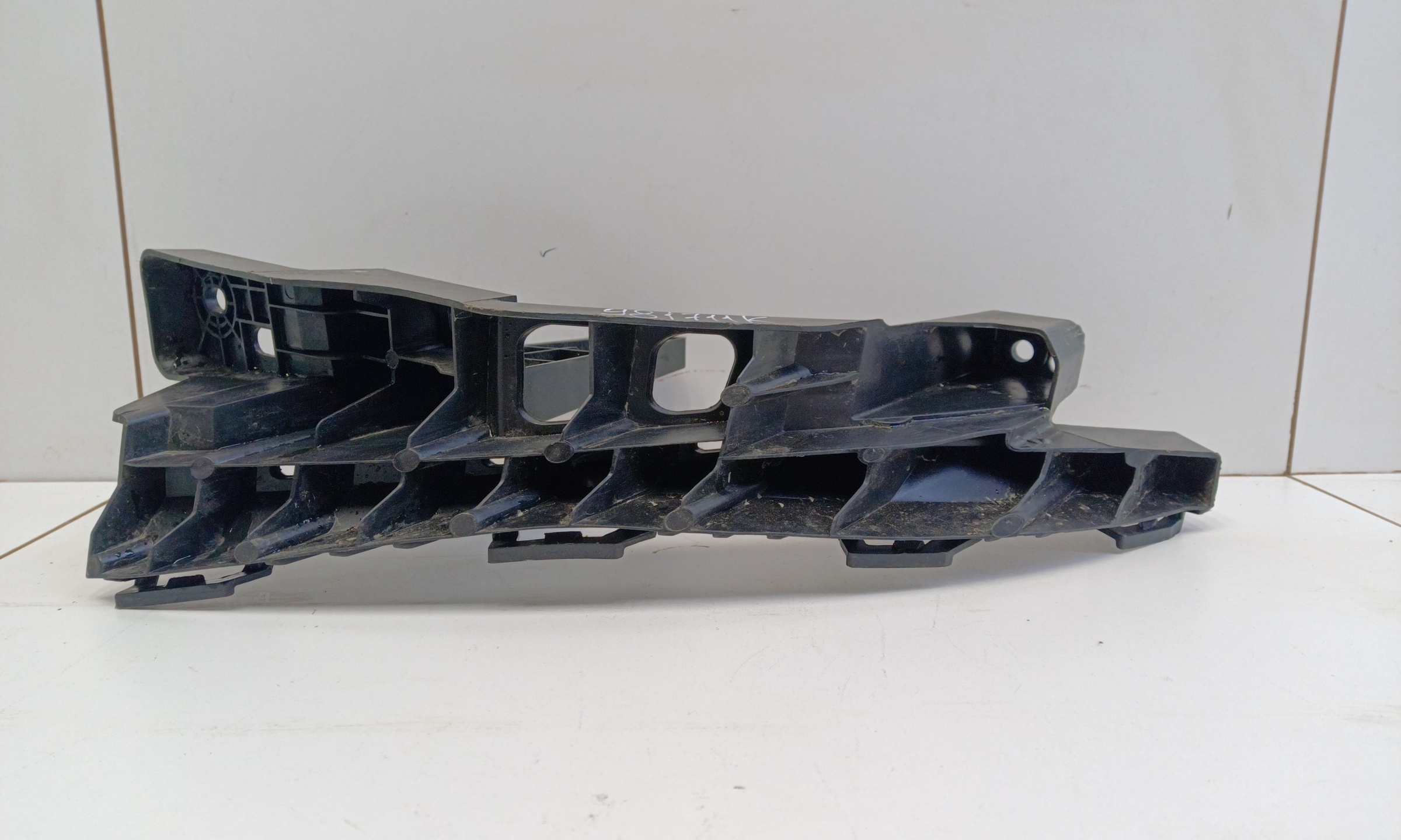 Кронштейн фары передней правой Haval F7