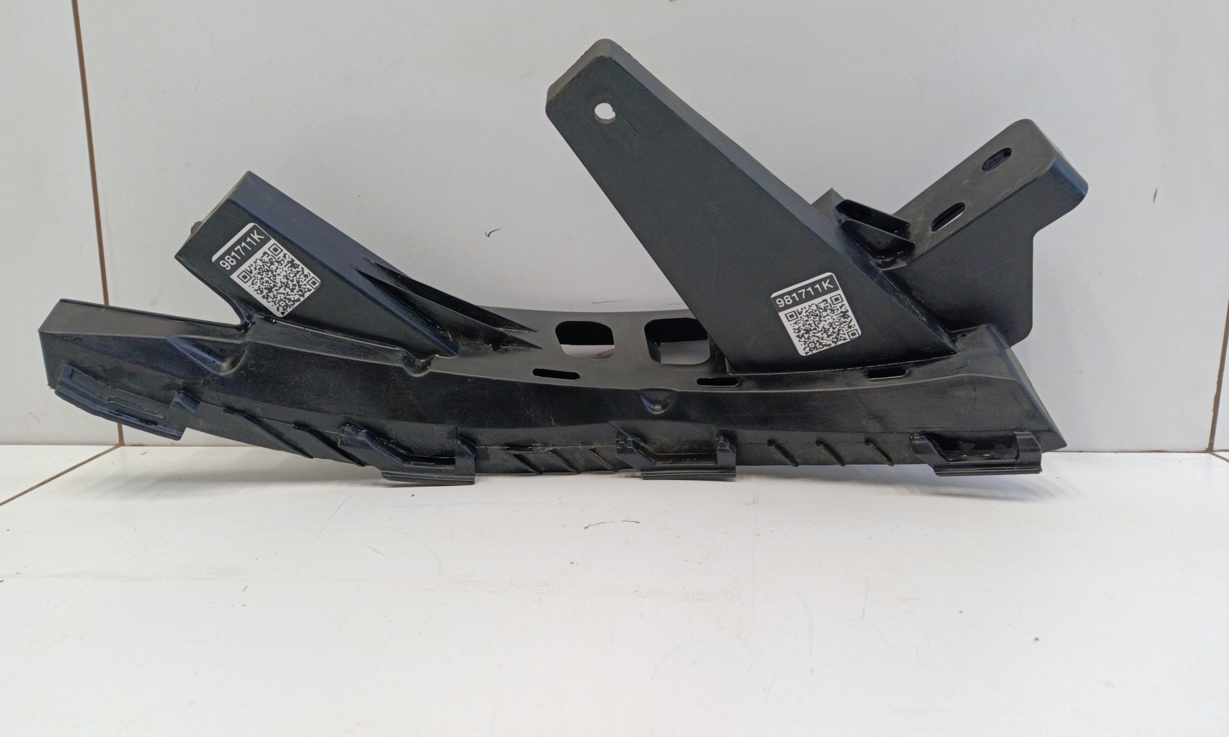 Кронштейн фары передней правой Haval F7