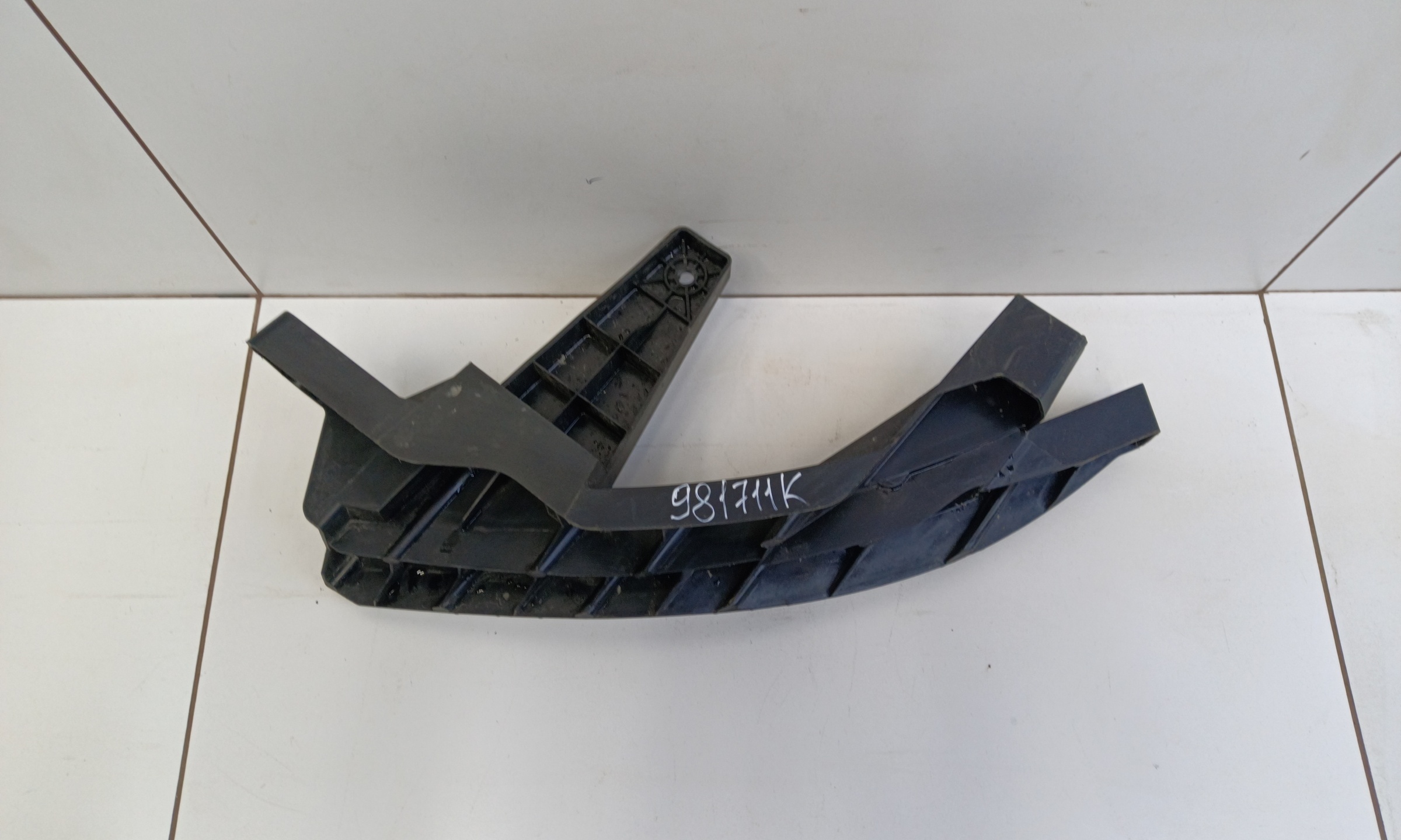 Кронштейн фары передней правой Haval F7