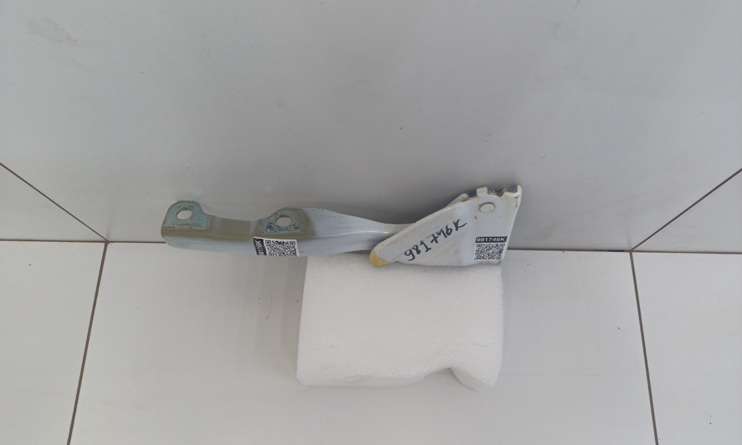 Петля капота левая Tank 300