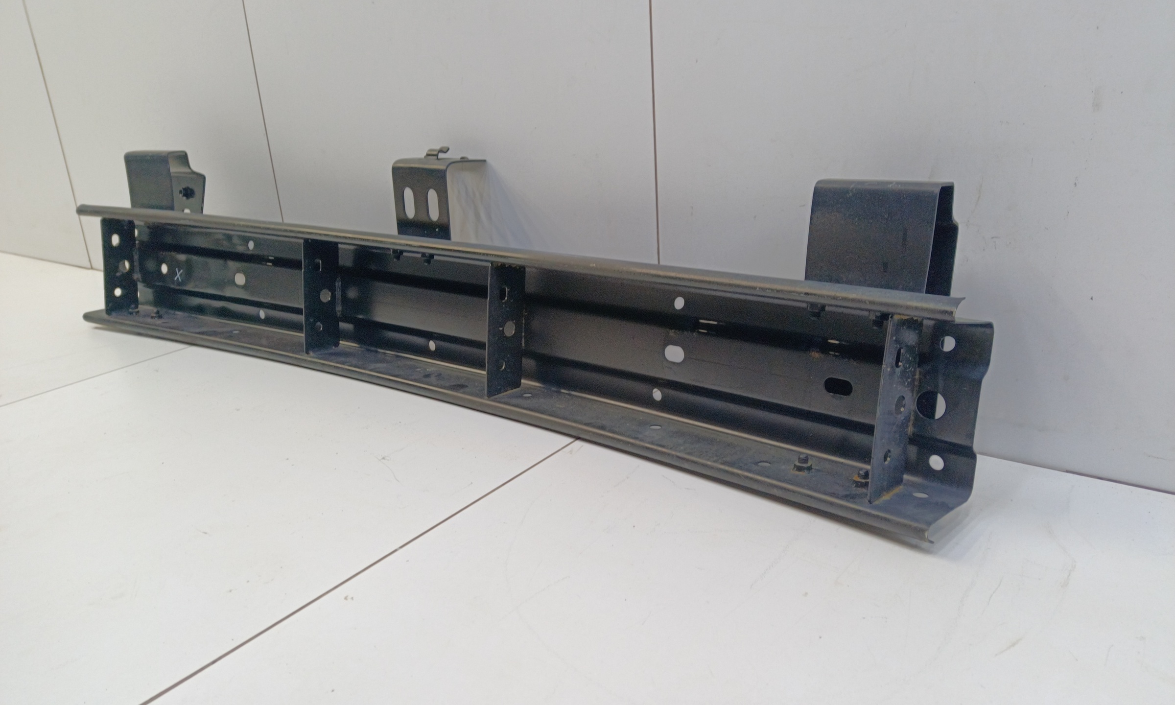 Усилитель переднего бампера Tank 300