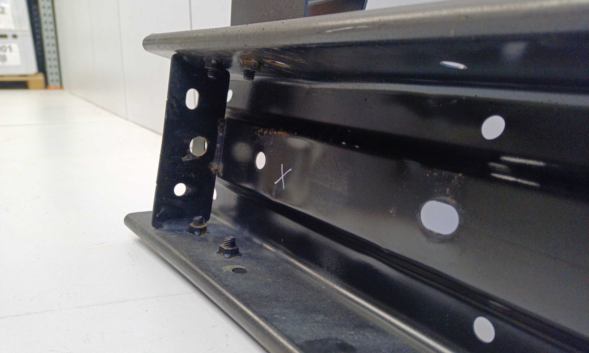 Усилитель переднего бампера Tank 300