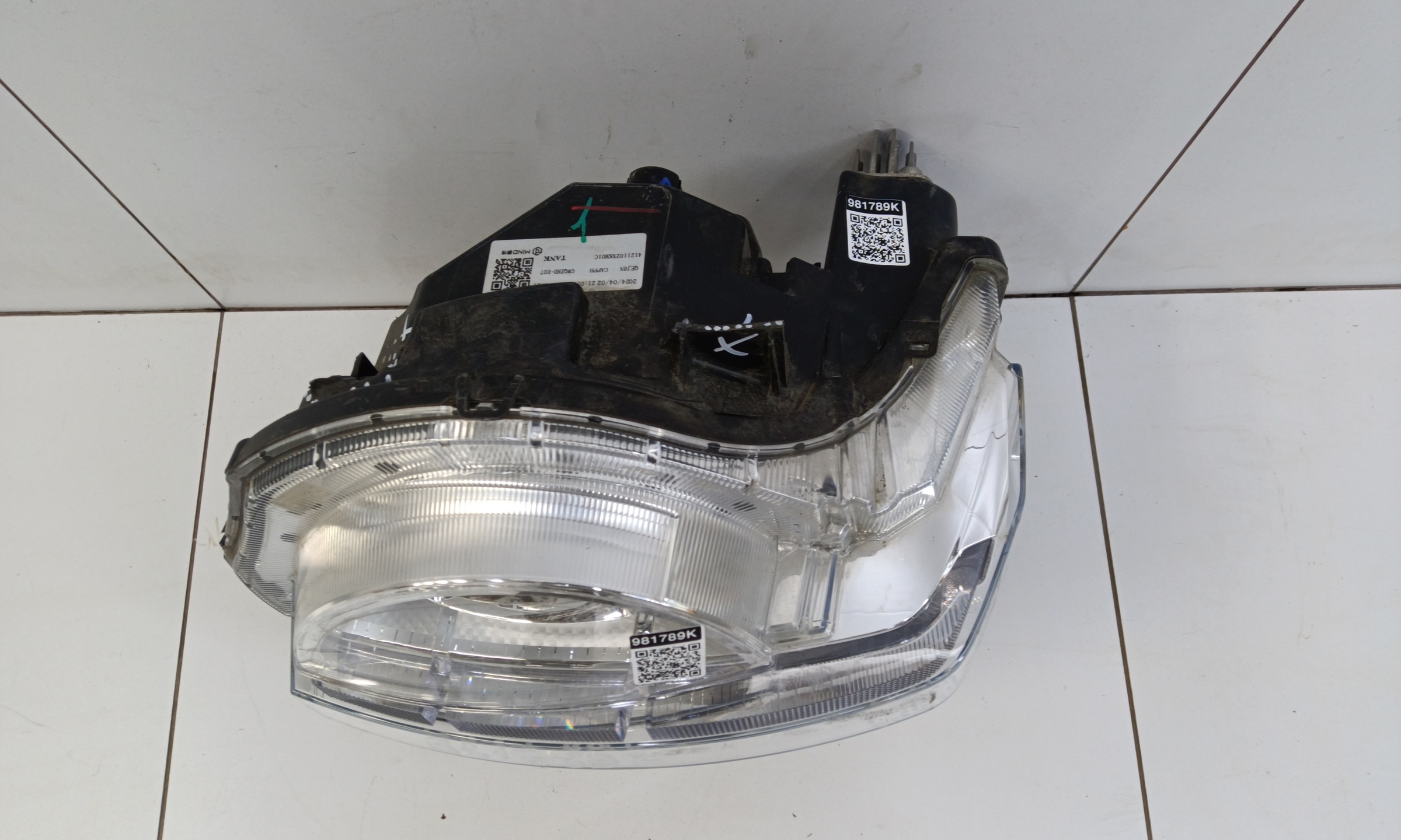 Фара передняя левая Tank 300 LED