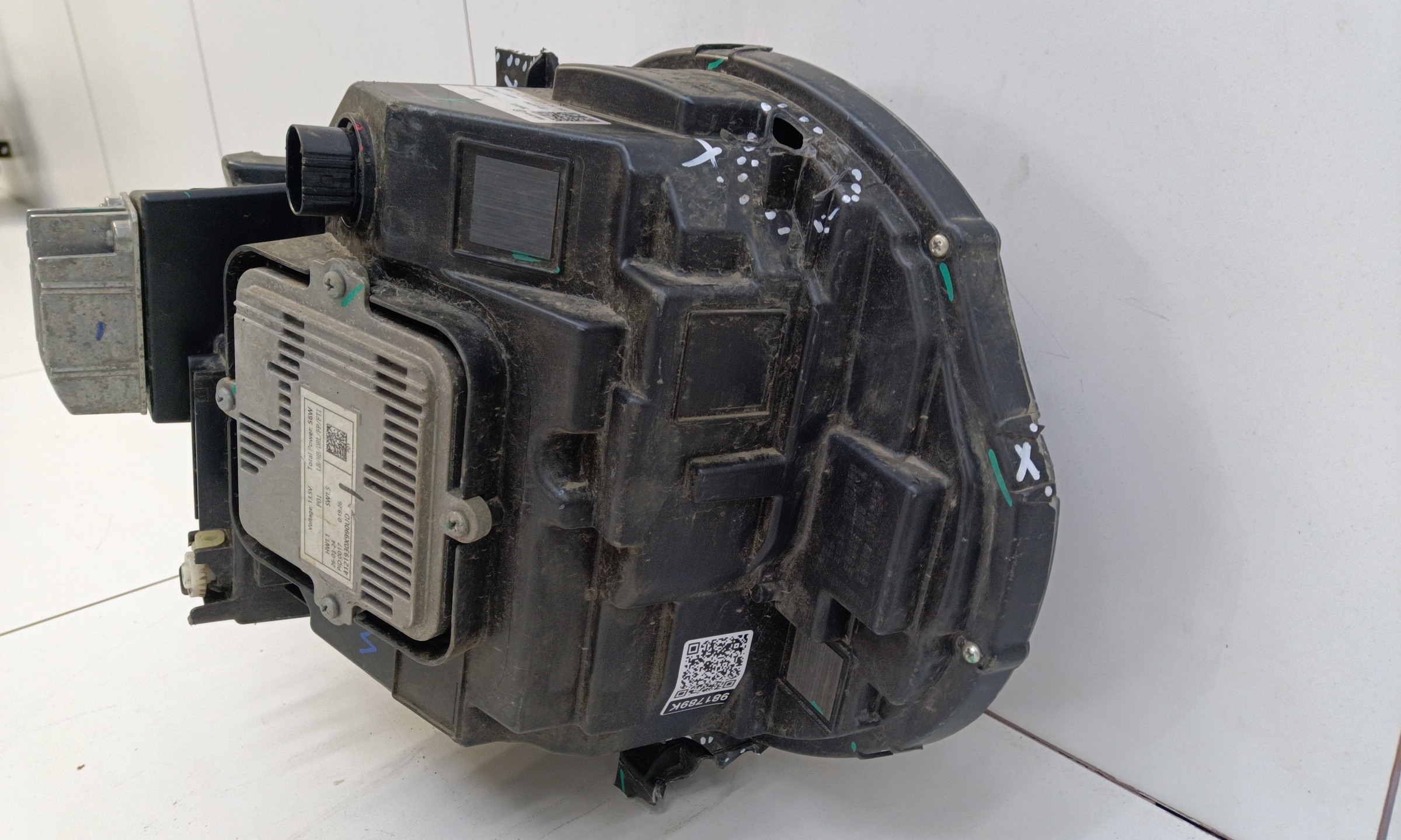 Фара передняя левая Tank 300 LED