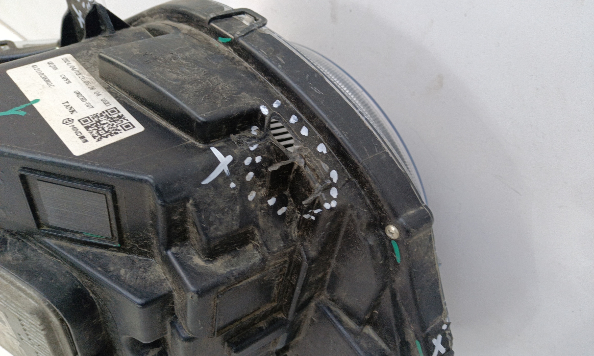 Фара передняя левая Tank 300 LED