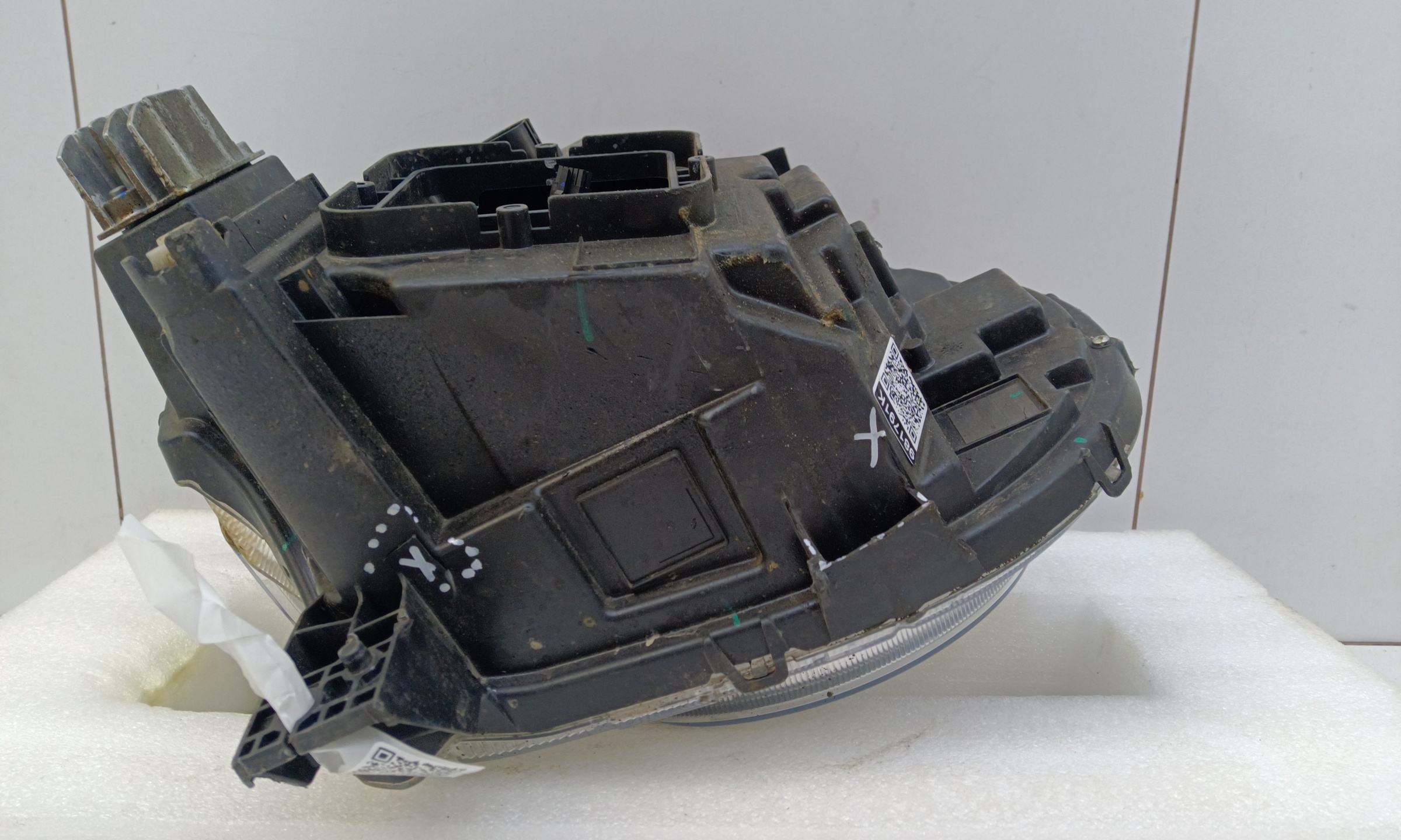 Фара передняя левая Tank 300 LED