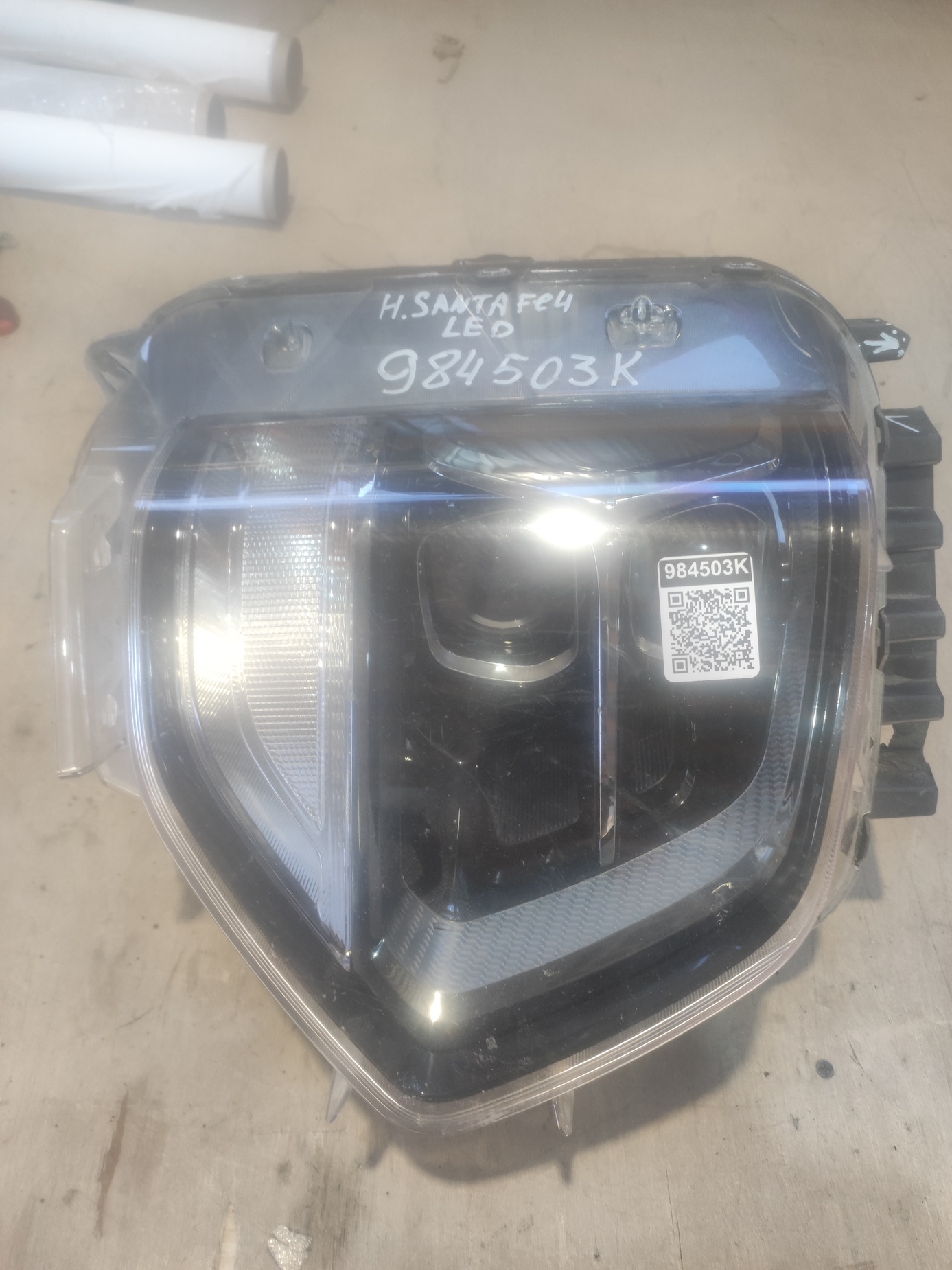 Фара передняя правая Hyundai Santa Fe 4 LED