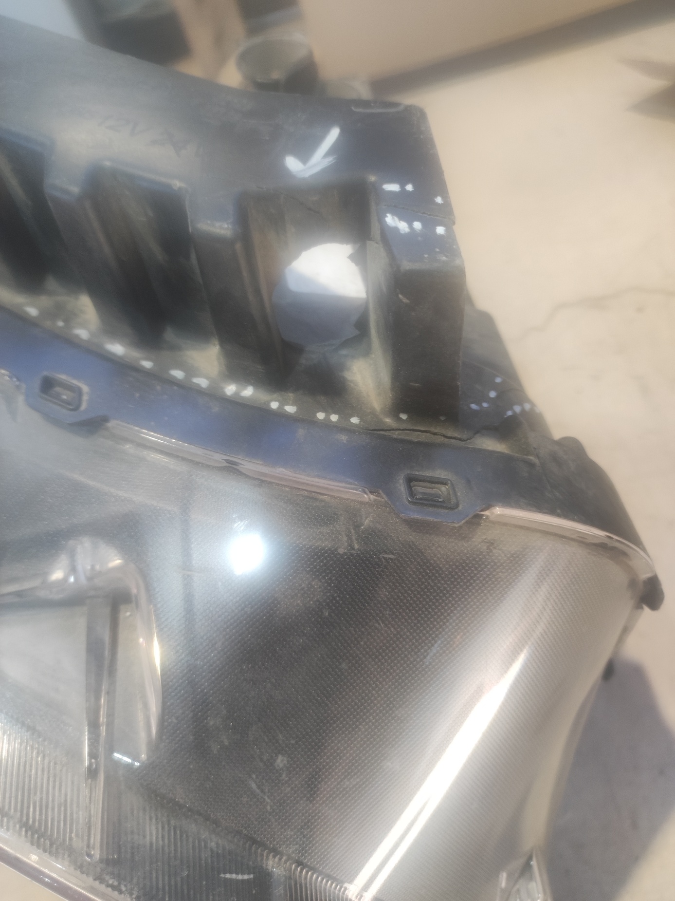 Фара передняя правая Hyundai Santa Fe 4 LED