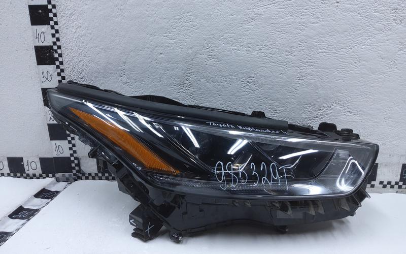 Фара передняя правая Toyota Highlander 4 LED