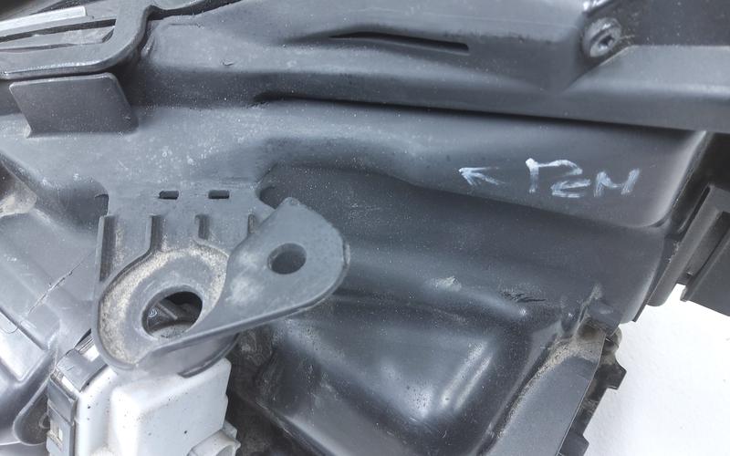 Фара передняя правая Toyota Highlander 4 LED