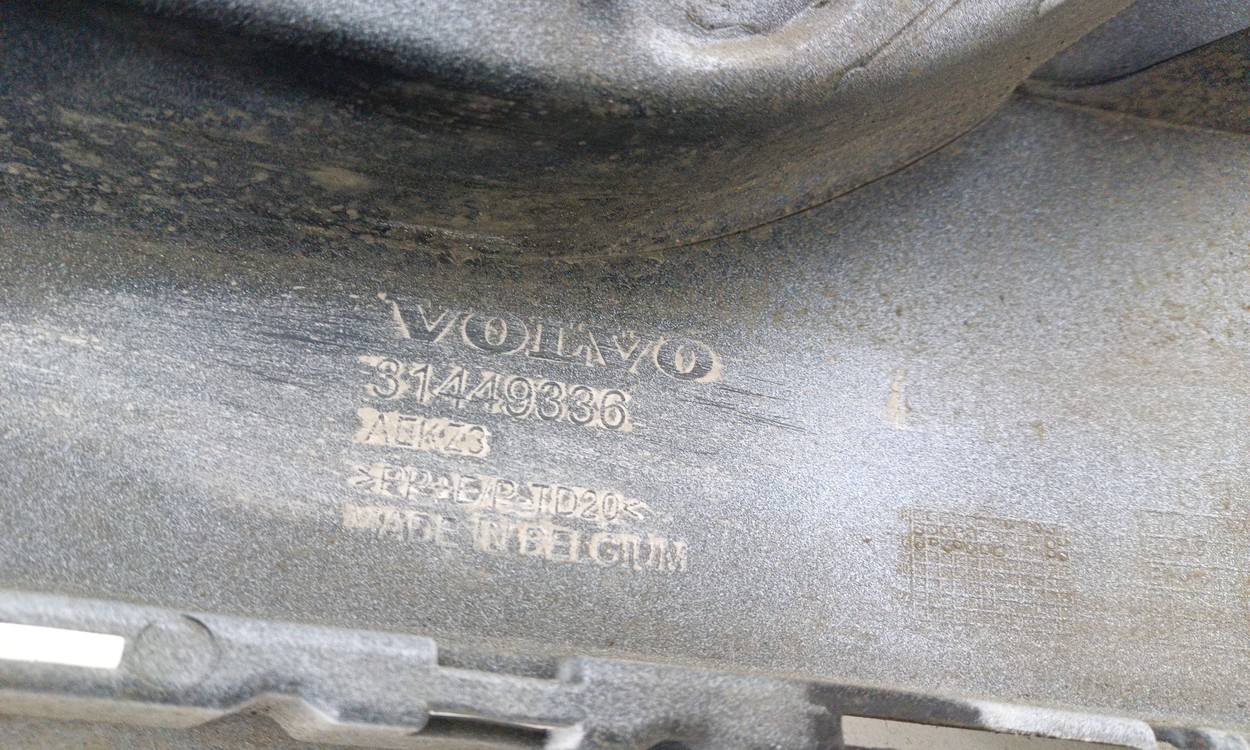 Бампер задний левая часть Volvo XC40