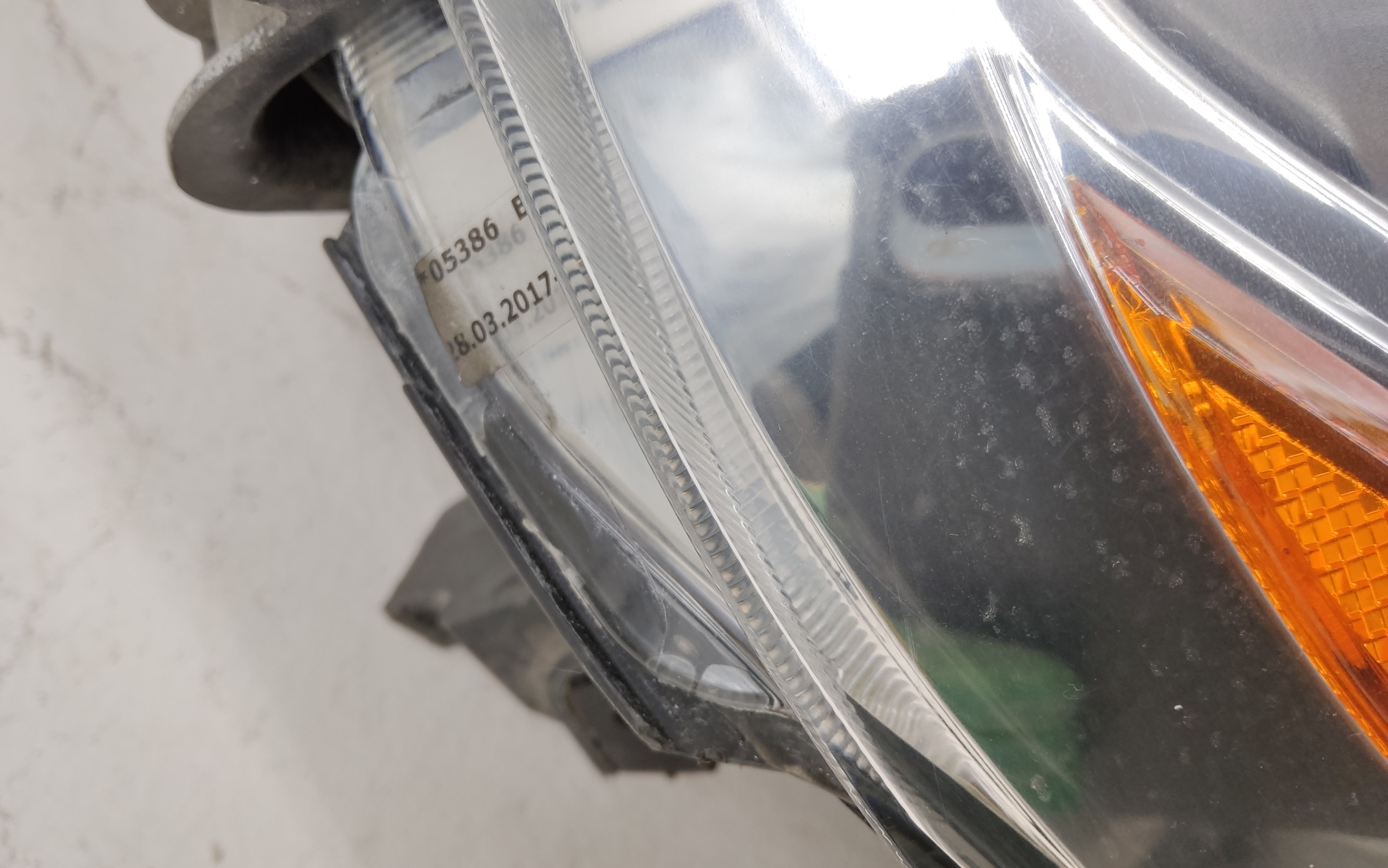 Фара передняя левая Ford Kuga 2 Restail галоген линза с ДХО