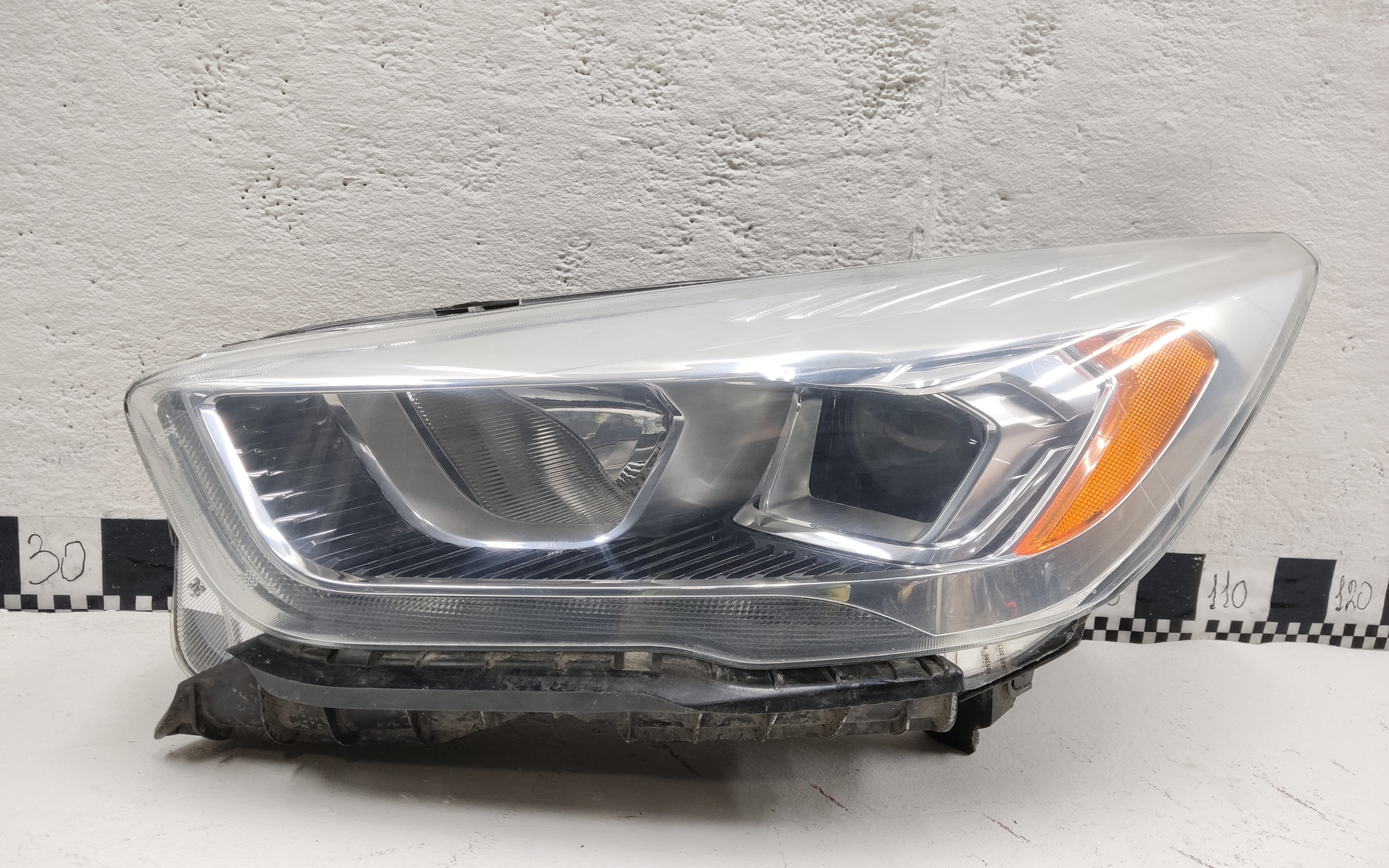 Фара передняя левая Ford Kuga 2 Restail галоген линза с ДХО