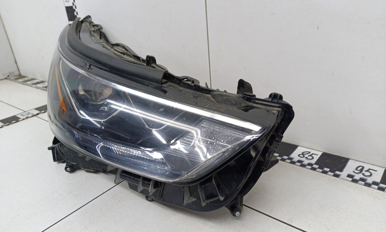 Фара передняя правая Toyota Highlander 4 LED