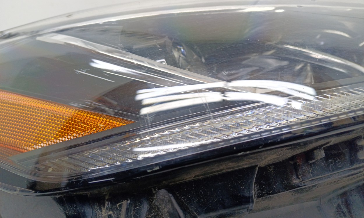 Фара передняя правая Toyota Highlander 4 LED