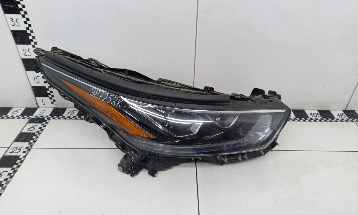 Фара передняя правая Toyota Highlander 4 LED