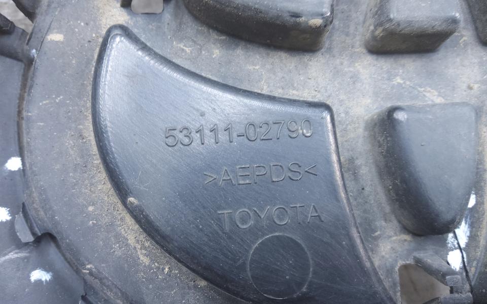 Решетка радиатора Toyota Corolla E160