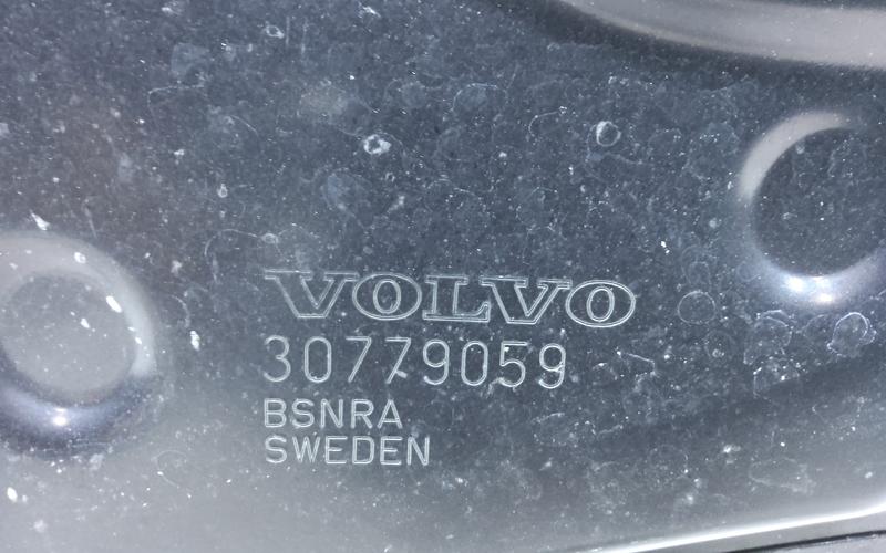 Капот Volvo S60 2