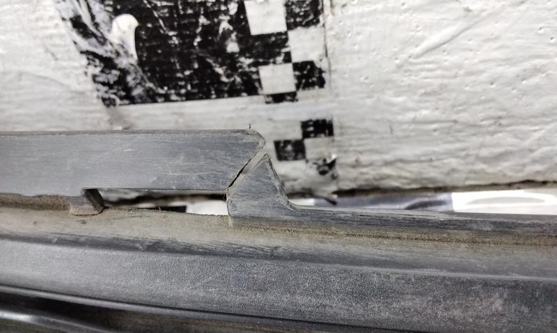 Решетка радиатора верхняя часть Chevrolet Cobalt