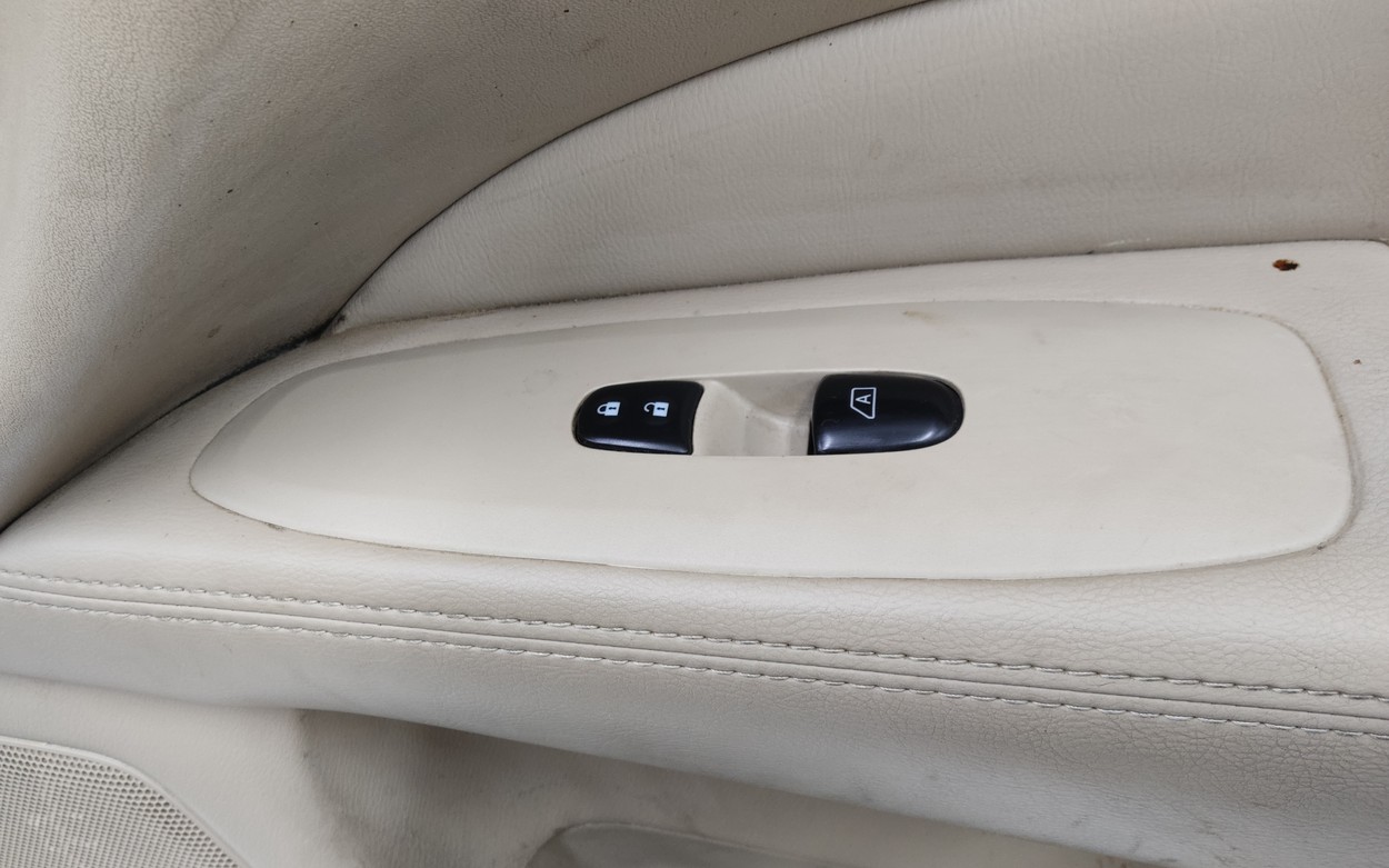 Дверь передняя правая Nissan Pathfinder R52