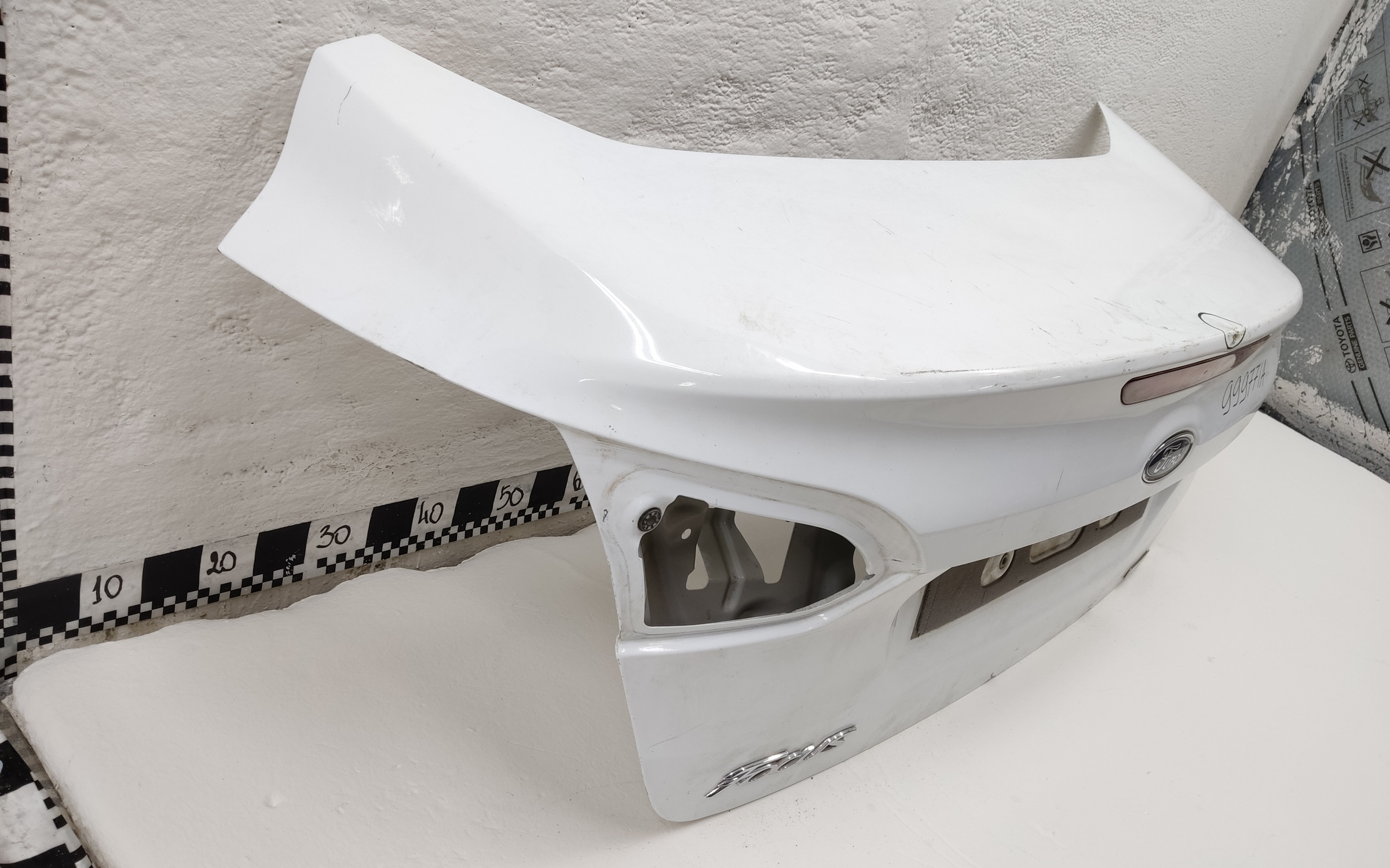 Крышка багажника Ford Focus 3 Sedan Restail