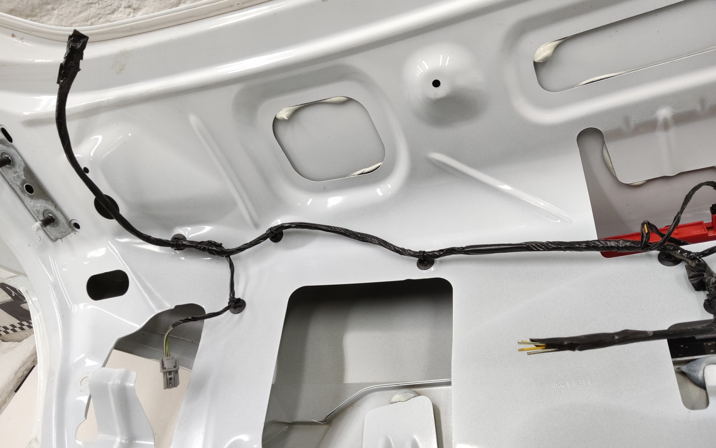 Крышка багажника Ford Focus 3 Sedan Restail