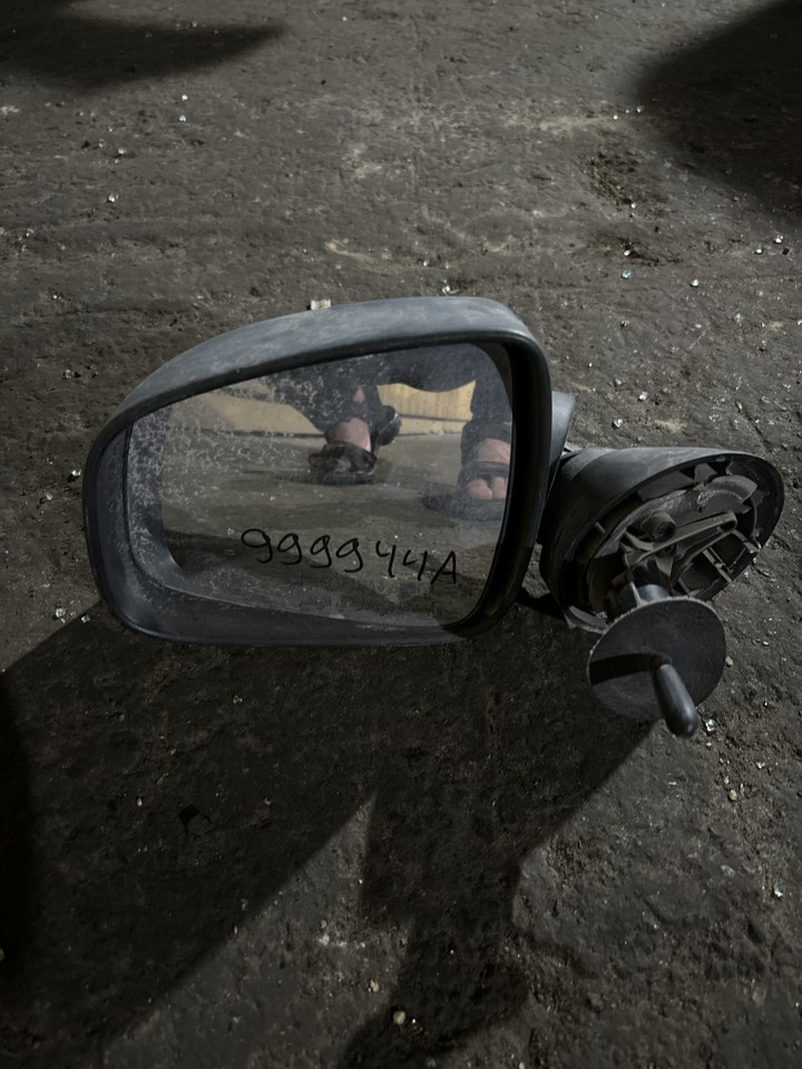 Зеркало левое Renault Logan 1 механика