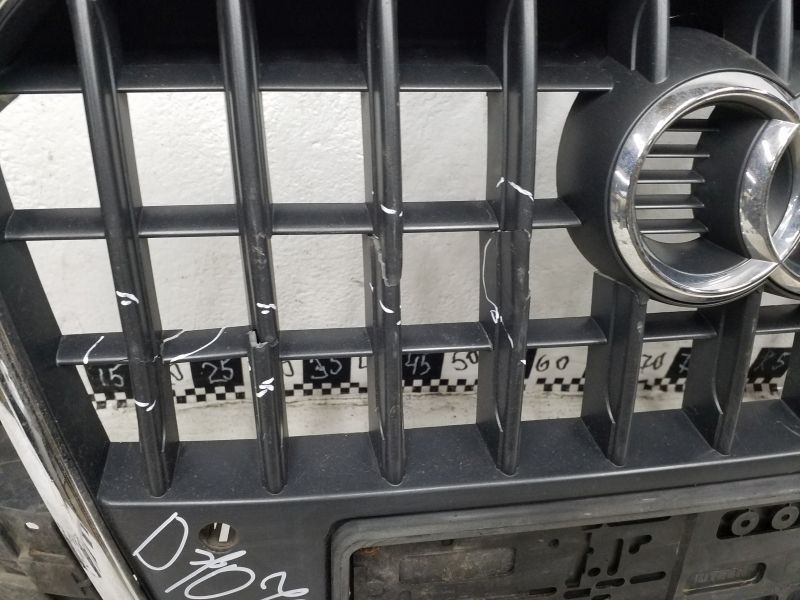 Решетка радиатора Audi Q3 8U