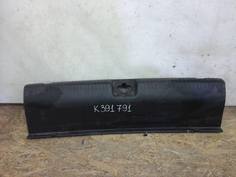 Обшивка задней панели багажника Kia Rio 3 Sedan