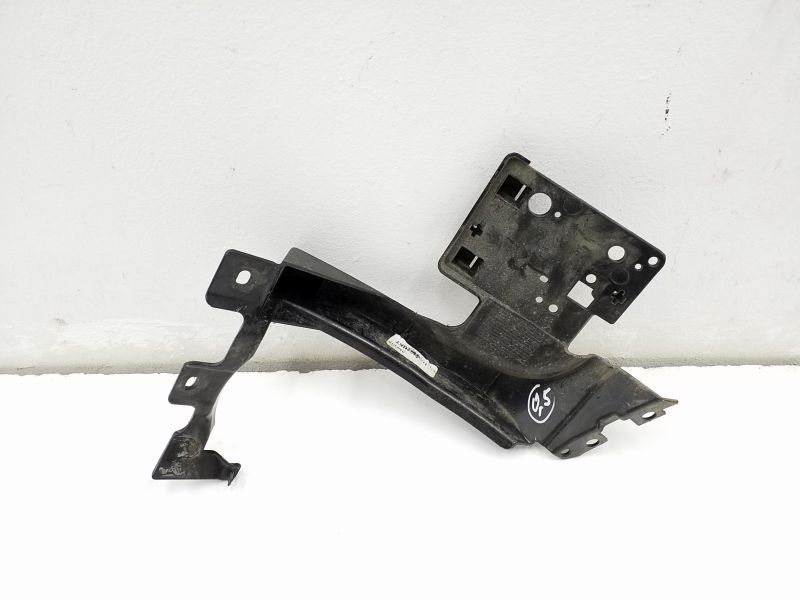 Кронштейн заднего бампера правый Range Rover Evoque