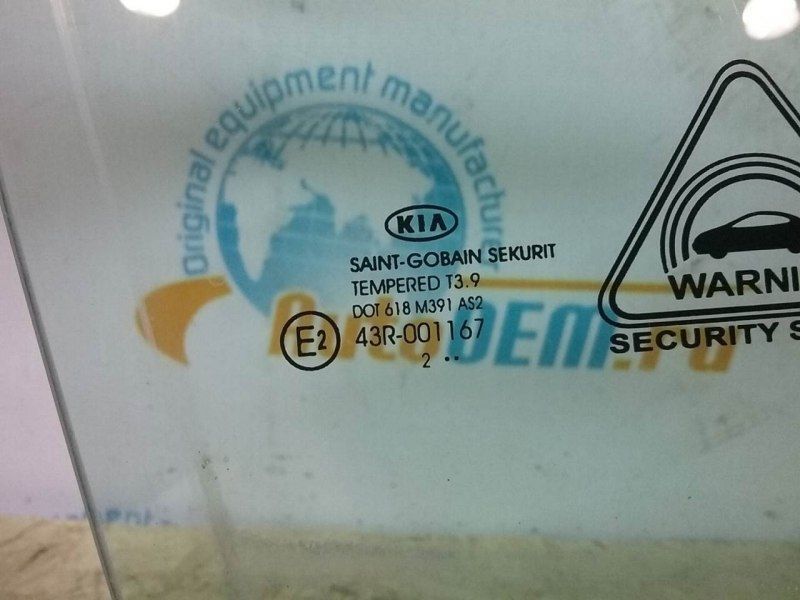 Стекло двери передней правой Kia Ceed 2