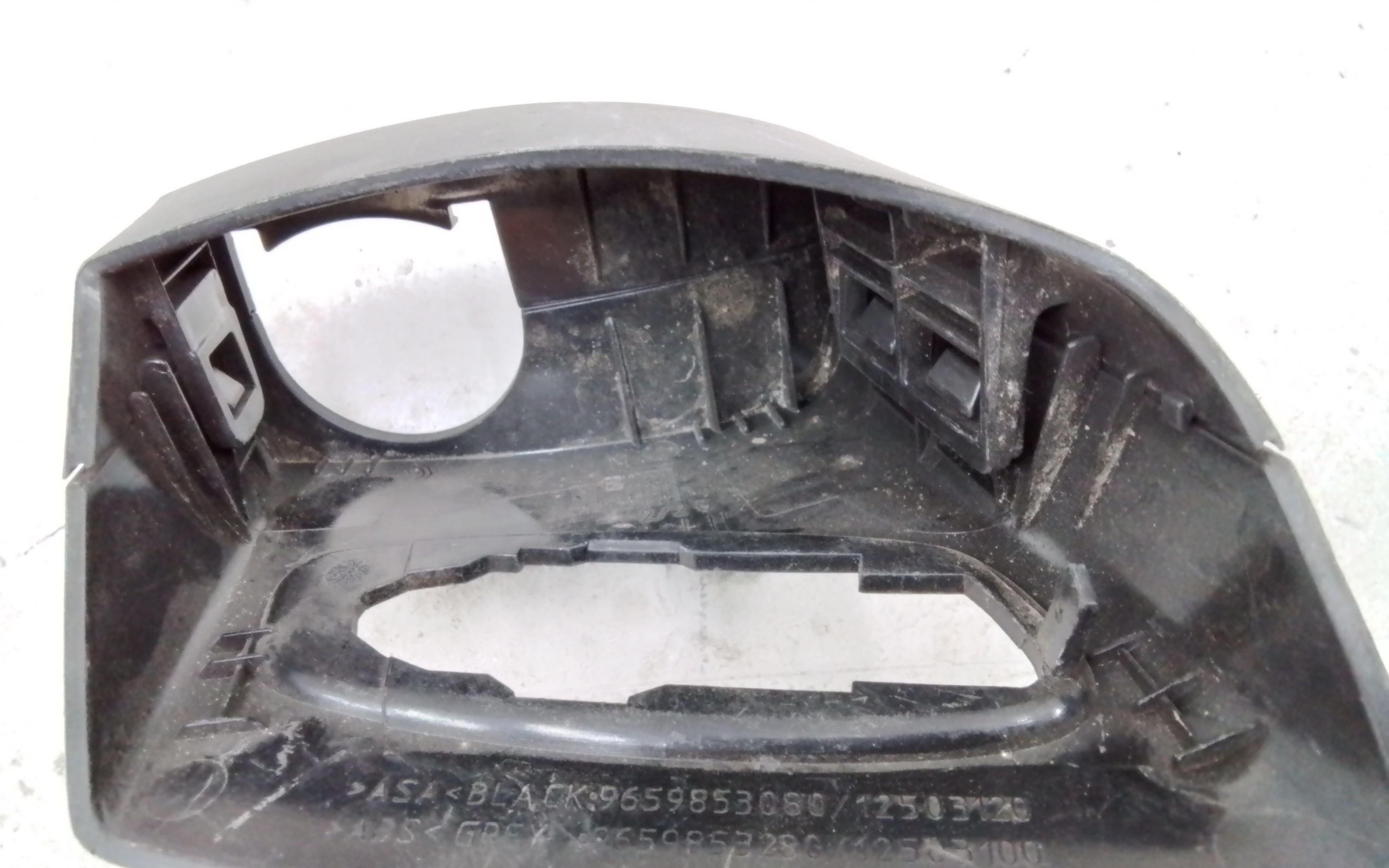 Крышка основания зеркала заднего вида наружного левого Peugeot 308