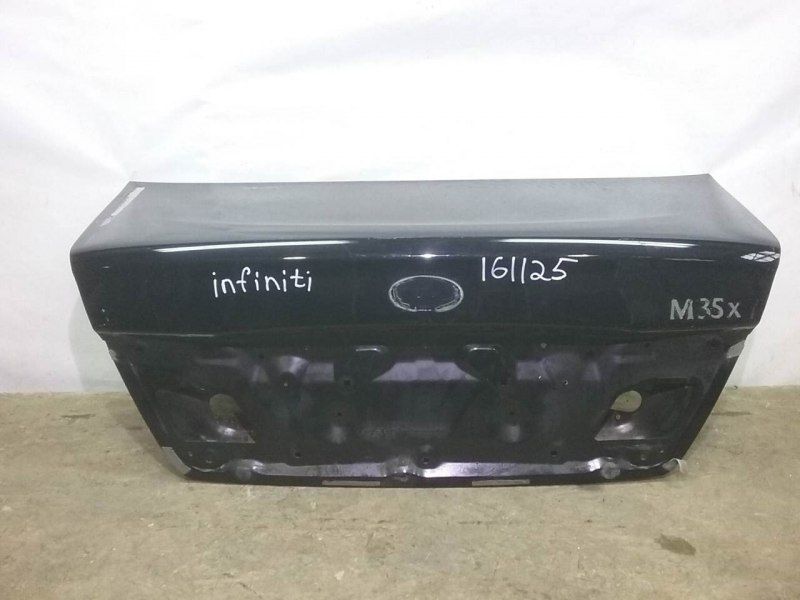 Крышка багажника Infiniti M 3