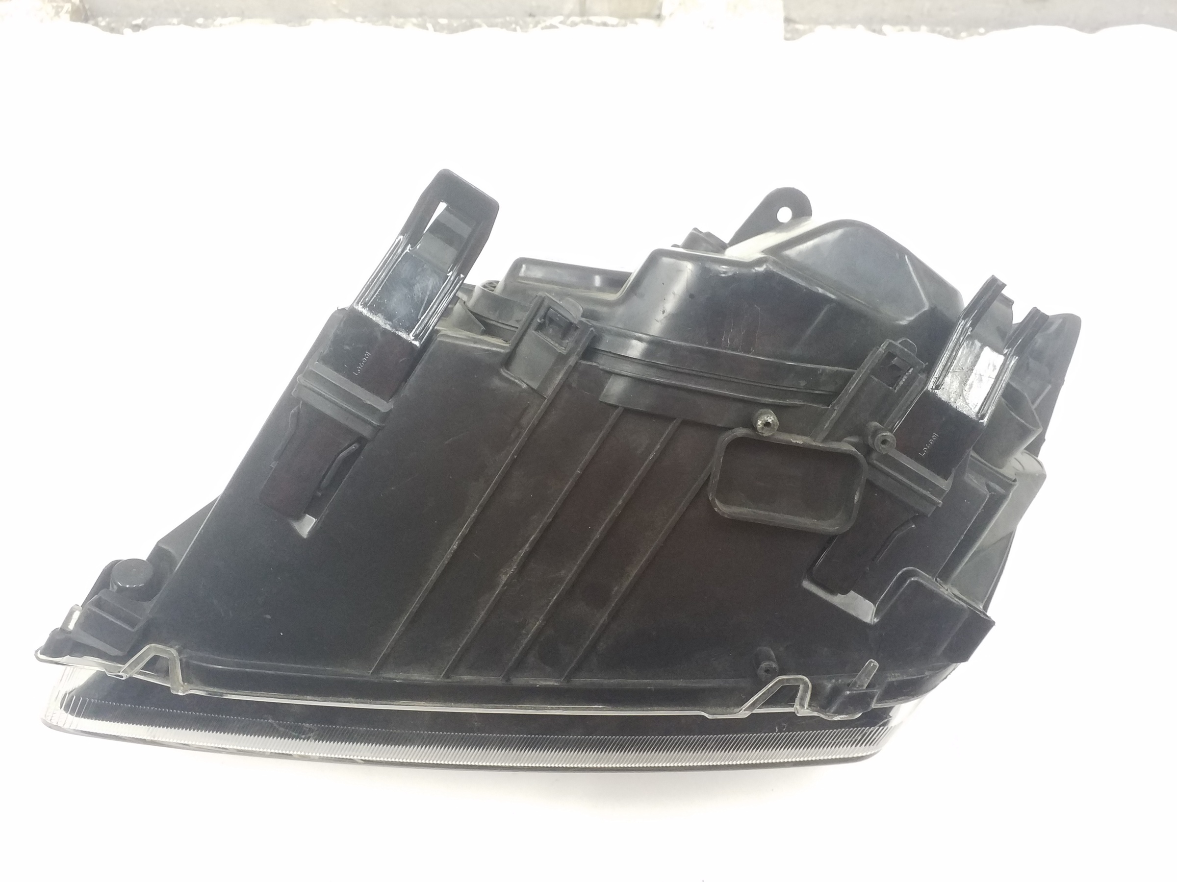 Фара передняя правая Ford Focus 2 галоген черная 