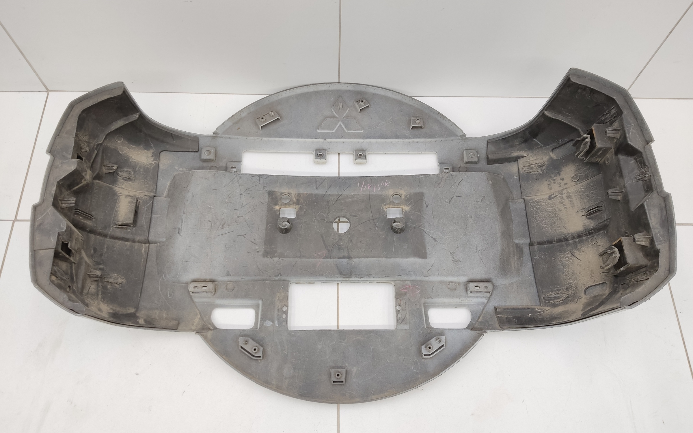 Чехол запасного колеса Mitsubishi Pajero 4