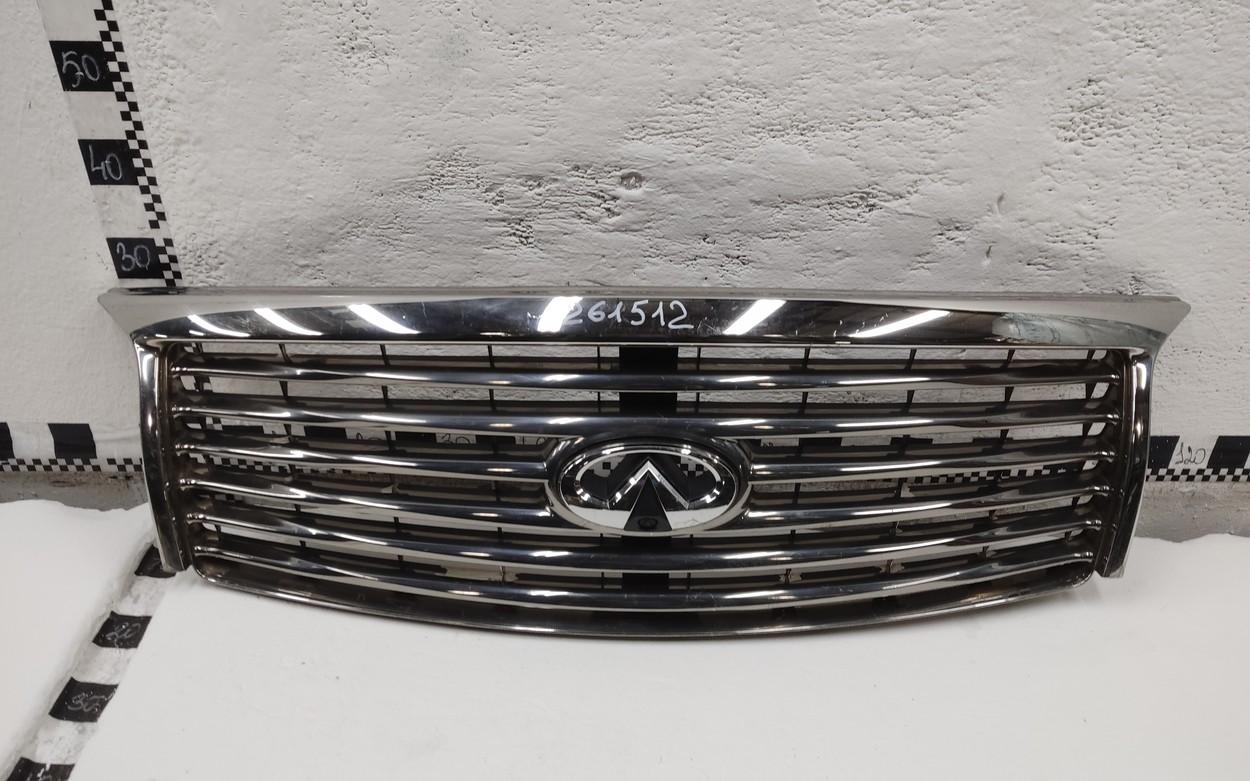 Решетка радиатора Infiniti QX56 2