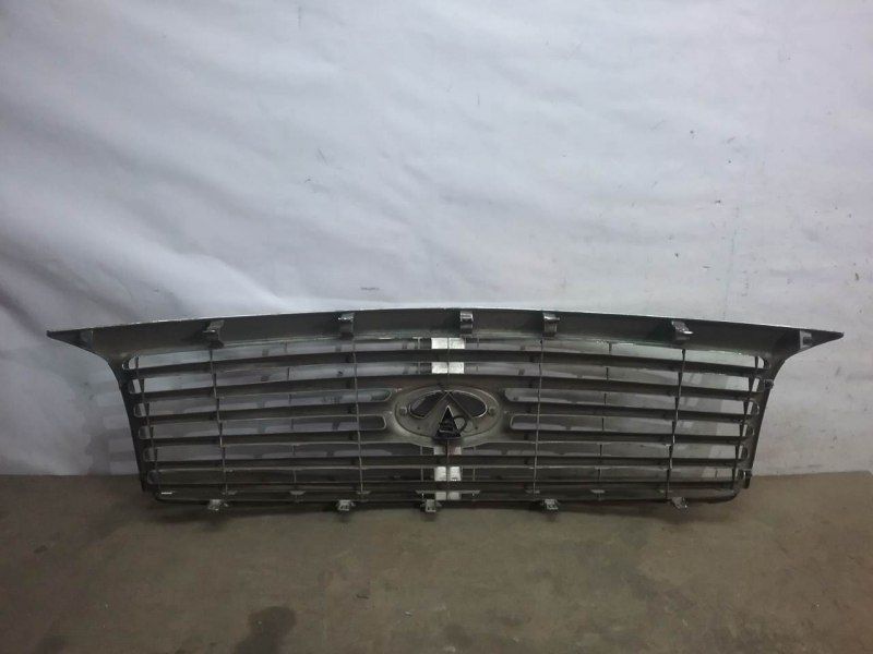 Решетка радиатора Infiniti QX56 2