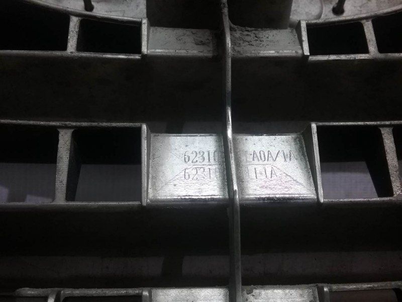 Решетка радиатора Infiniti QX56 2