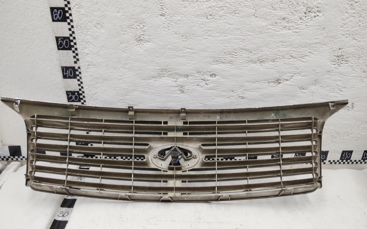 Решетка радиатора Infiniti QX56 2