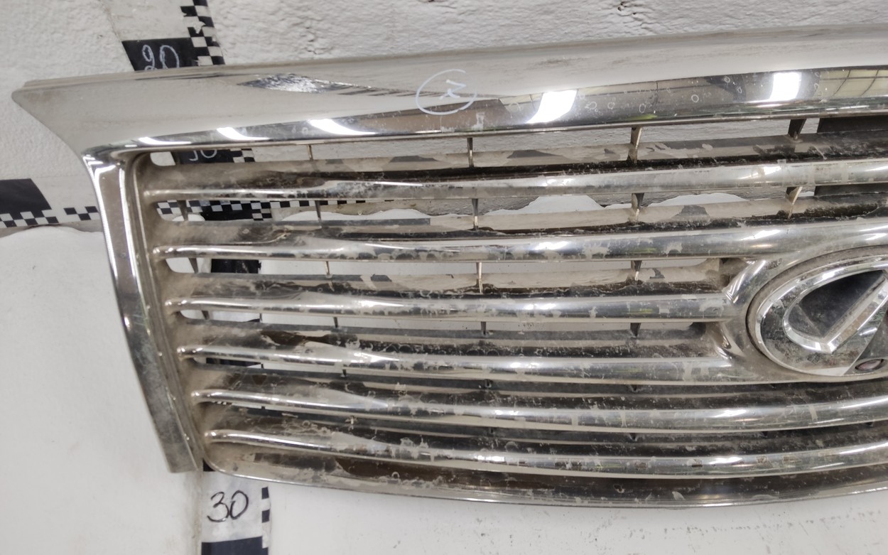 Решетка радиатора Infiniti QX56 2