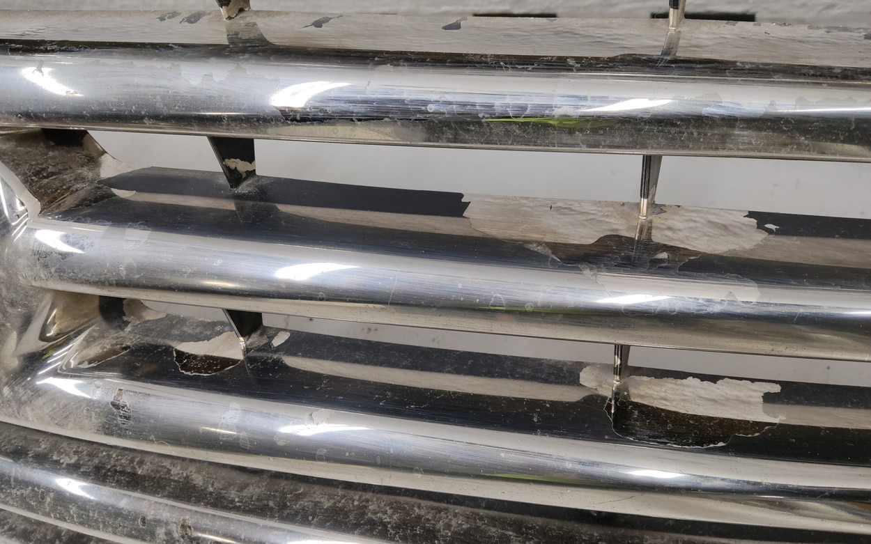 Решетка радиатора Infiniti QX56 2