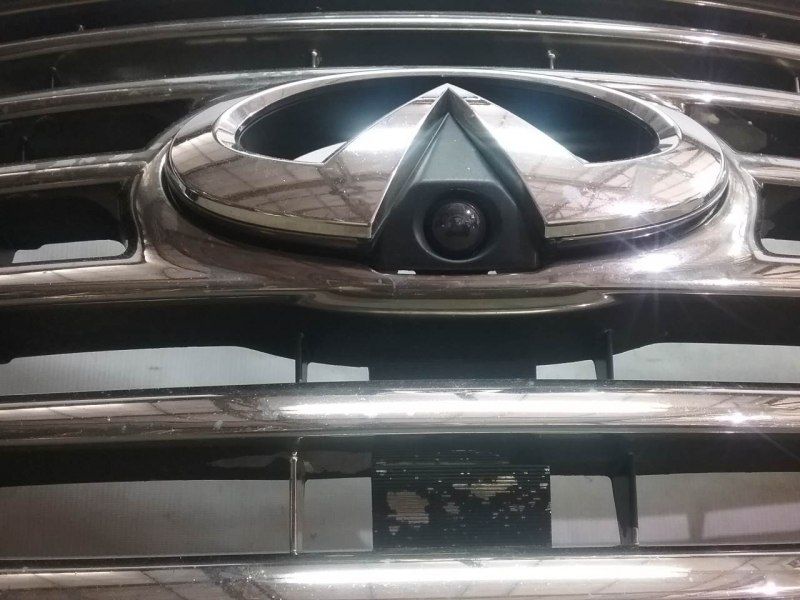 Решетка радиатора Infiniti QX56 2