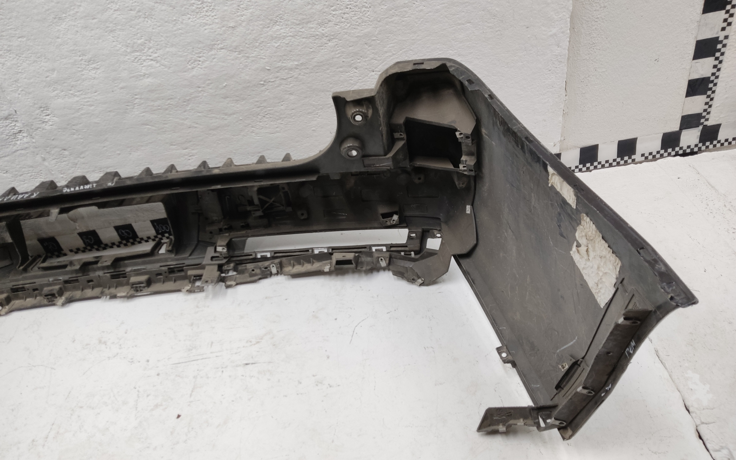 Бампер задний Cadillac Escalade 3