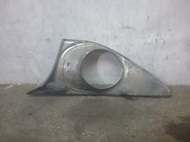 Рамка ПТФ передней правой Toyota Camry V50