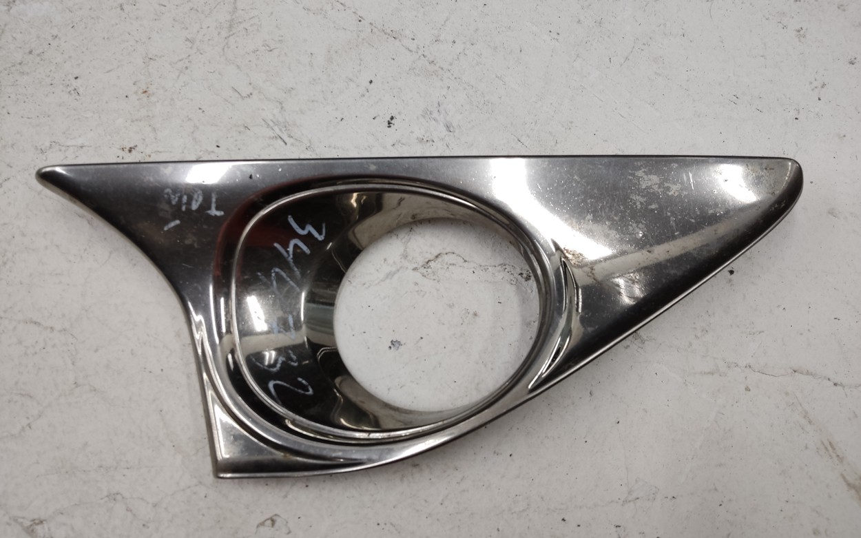 Рамка ПТФ передней правой Toyota Camry V50